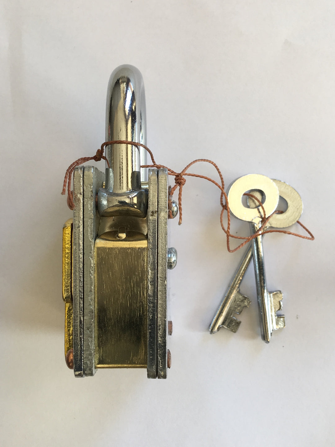 Trick Lock - Mystery of the Golden Key – Retroworks